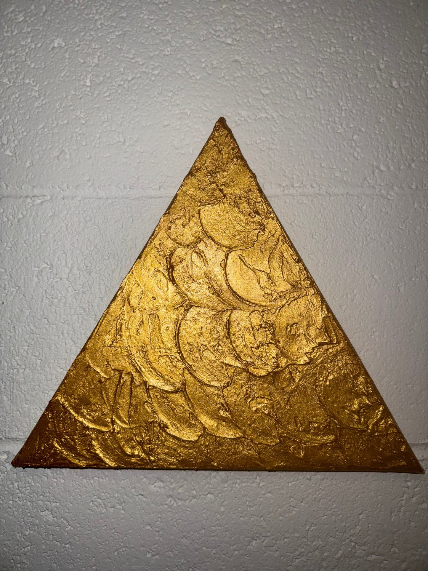 Textured triangle canvas