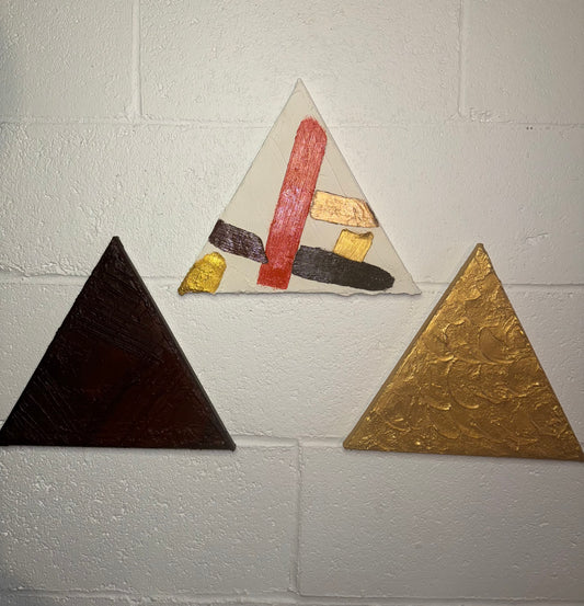 Textured triangle canvas